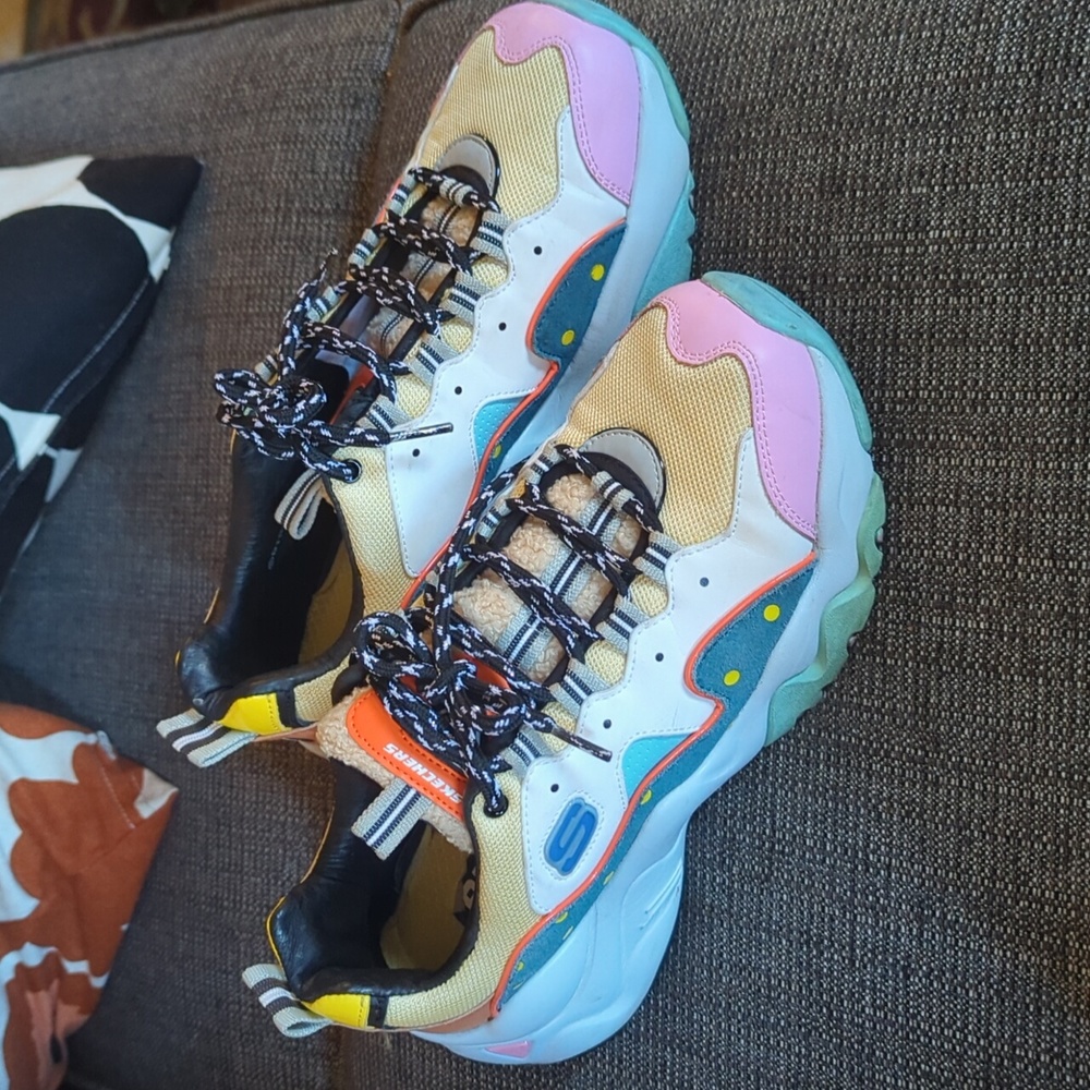 Sketchers bt21 sneakers